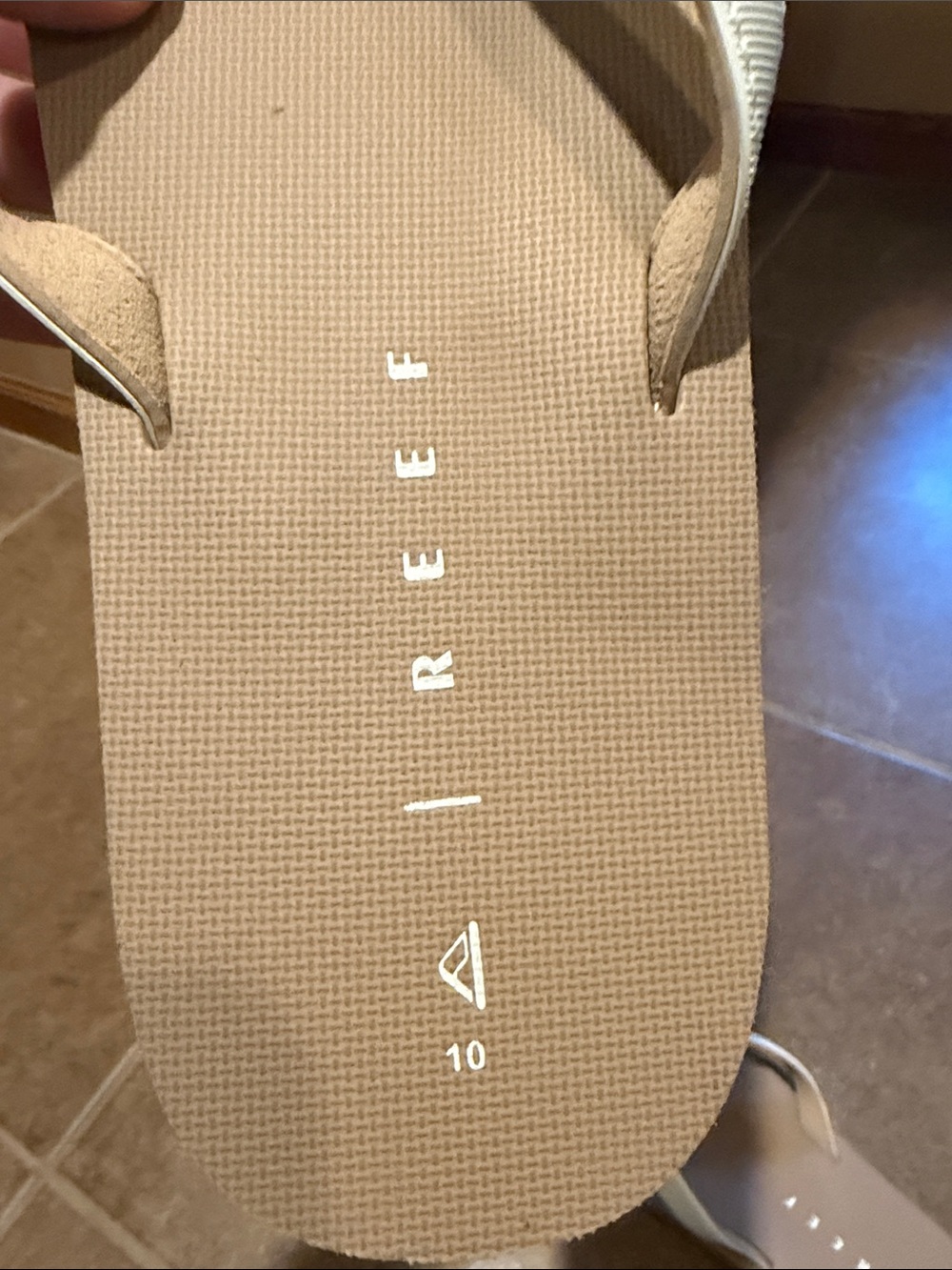 Reef Women's White Strap Tan Footbed Sandals - Picture 2 of 3